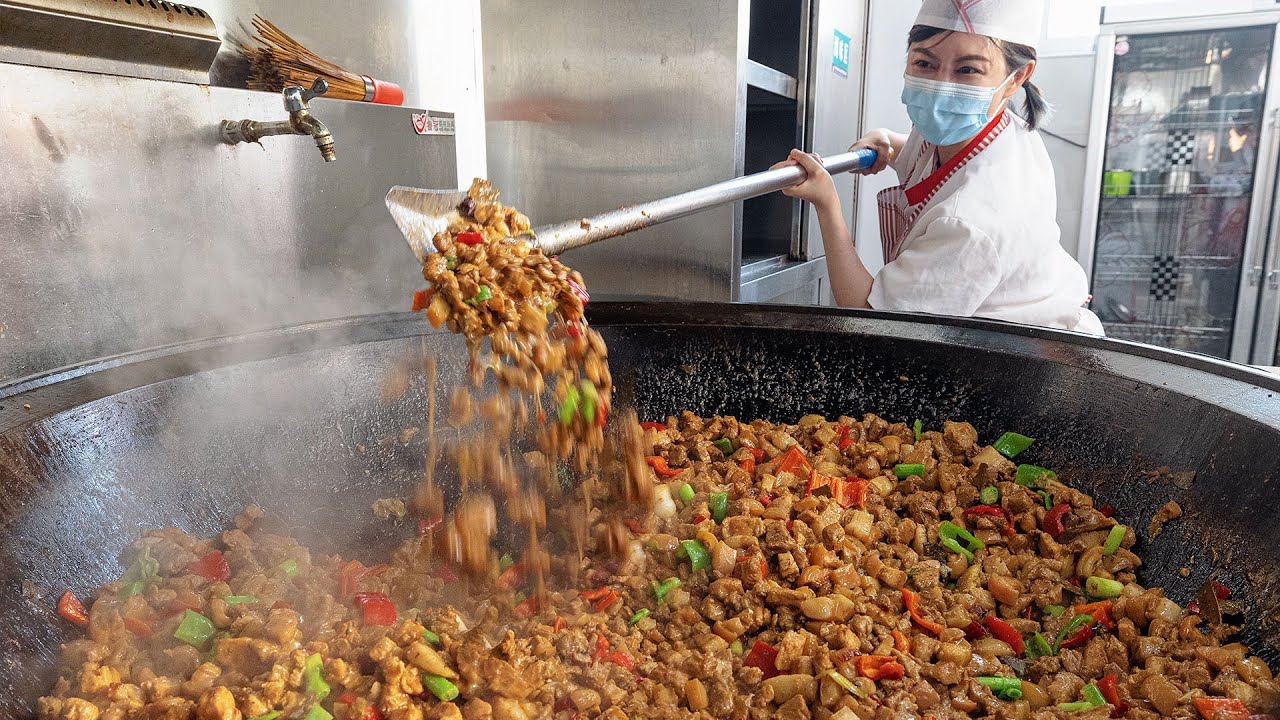 我膨胀了！居然敢为300人做饭！| 绵羊料理