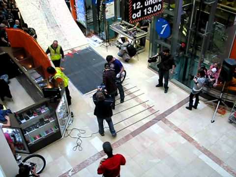 Downmall Praha - Crash