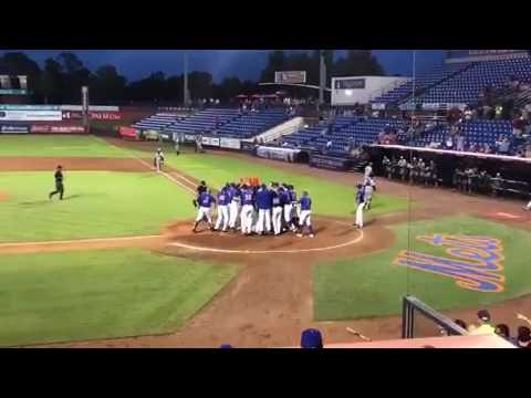 WATCH: Tim Tebow hits walk-off bomb for St. Lucie Mets