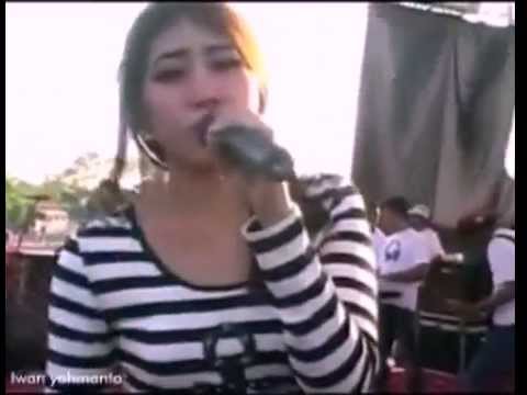 VIA VALLEN ♥ Layang Kangen ( Om Sera )