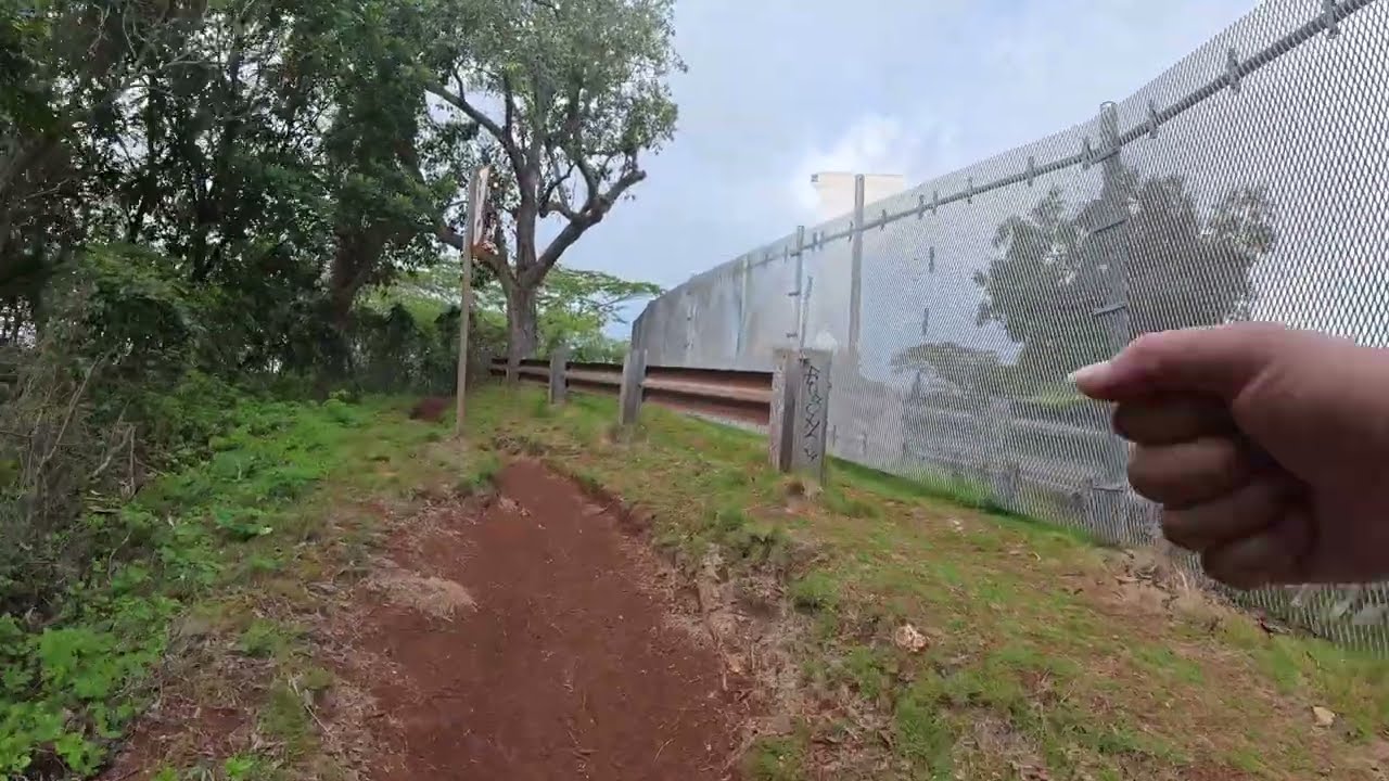 Upper and Lower Waimano Loop Trail   4K