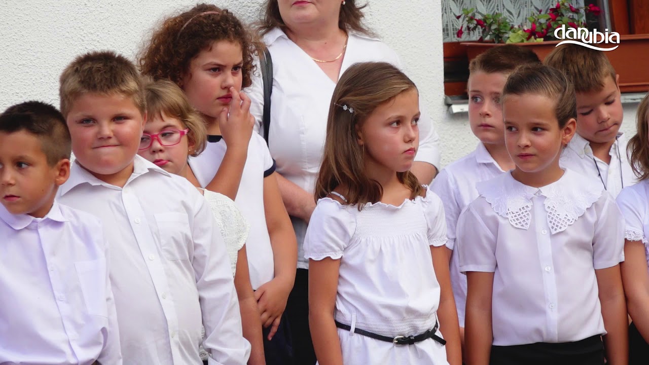 Tanévnyitó a tahitótfalui Pollack Mihály Általános Iskolában