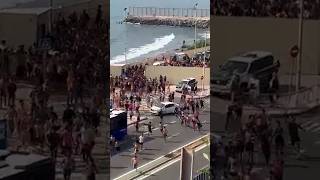 El momento de la entrada masiva de migrantes en Ceuta