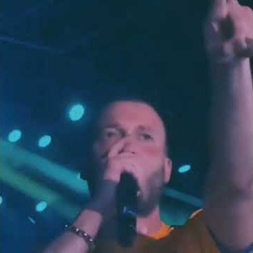 مروان موسي من حفله العلمين يدمع اثناء اغنيه البوصله ضاعت