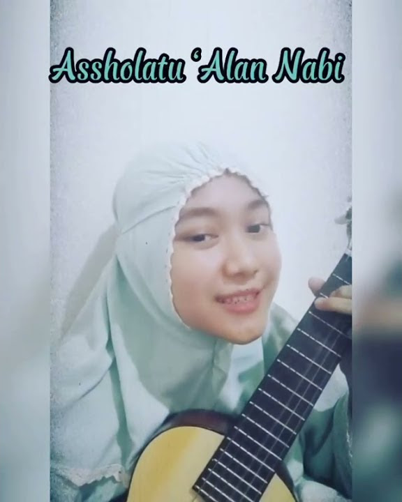 Cewek Cantik Sholawat dengan Gitar