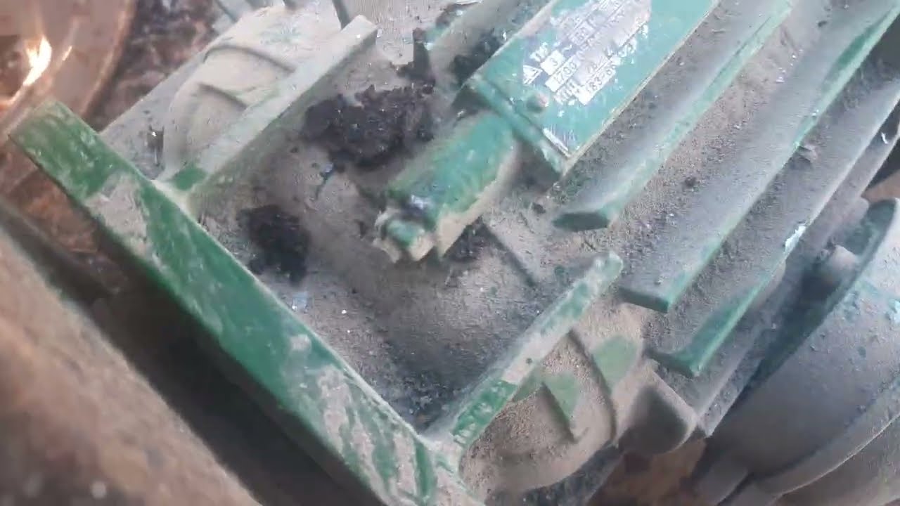 Электродвигатели, вальцы, тиски (давления), двигатель-редукторы, редукторы, сапожек к плугу, опро...