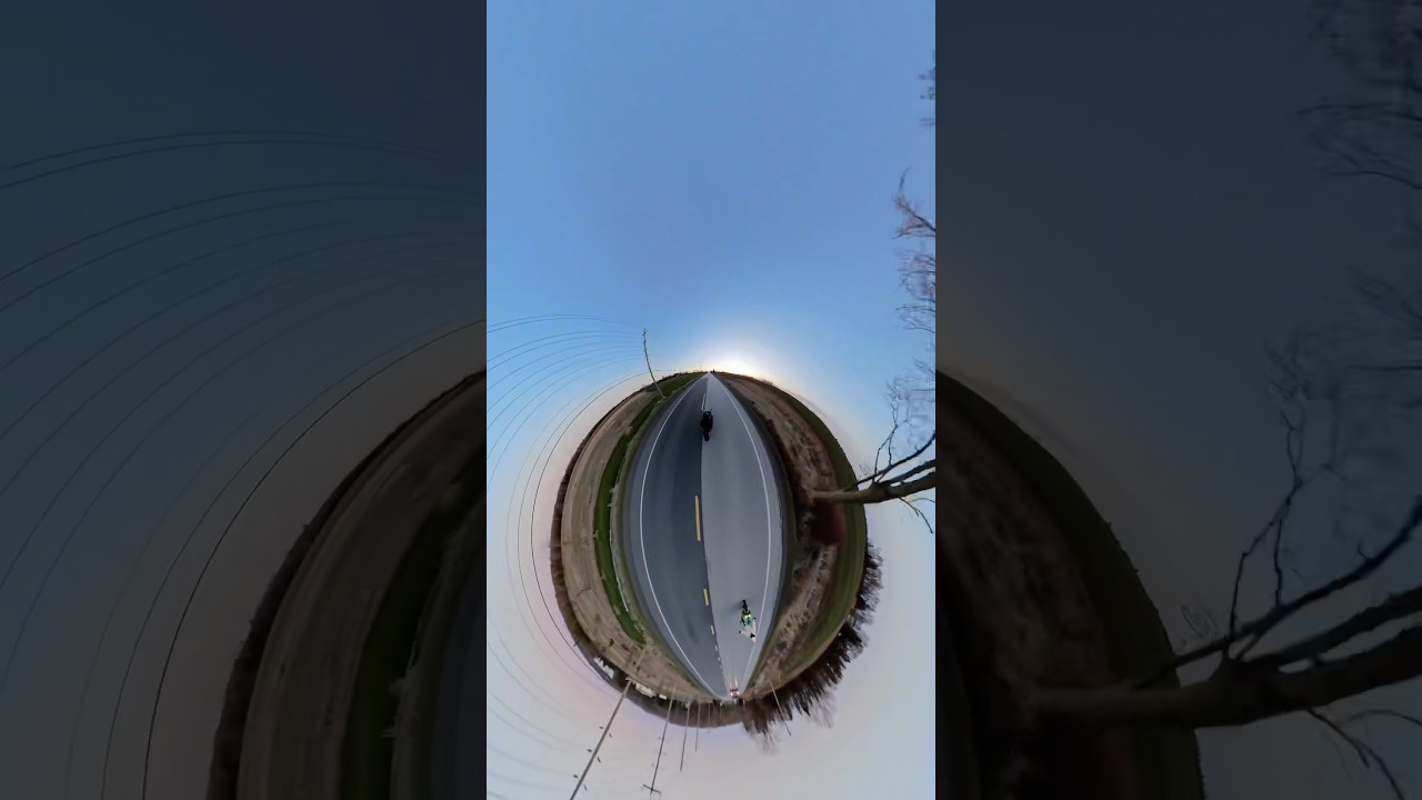 Insta360 Tiny Moto Planet - Black Friday Sale