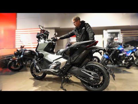 Πωλειται Honda X-adv 750 Με 3.000χλμ Και Τουμπανιασμένο Με Αξεσουάρ