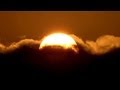雲の中に沈む太陽　Setting sun in the clouds