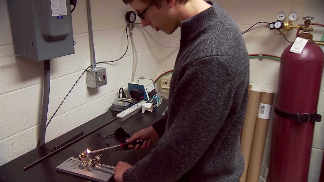 University of Wisconsin-Eau Claire - A Unique Materials Science Education