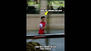 Perjuangan Seorang Fans Yang Mengejar Bus Pemain 