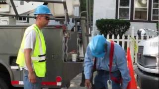 Con Edison crew repairs aerial cable in Mount Vernon