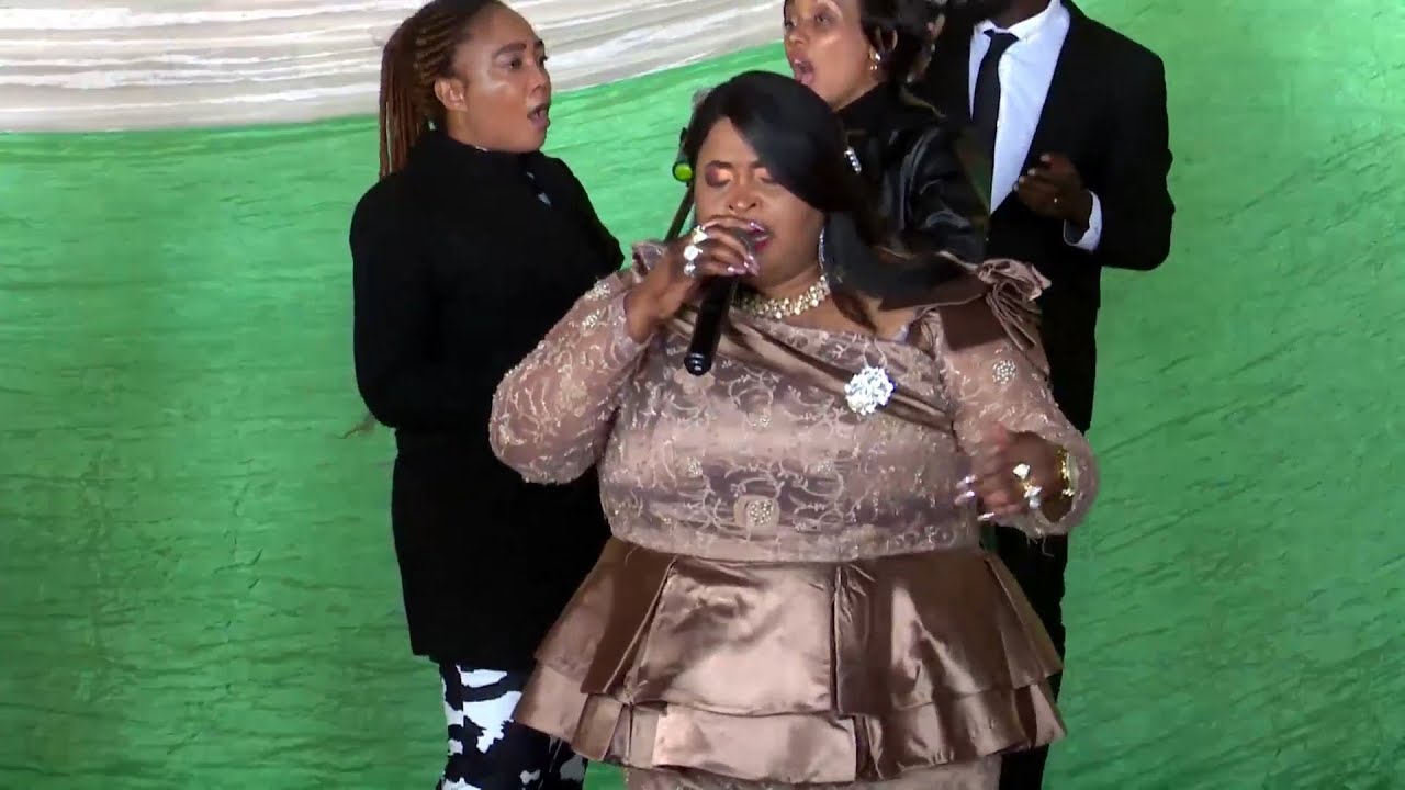 Hallelujah - Sung by Prophetess TE Makananisa and the Charis Worship Team