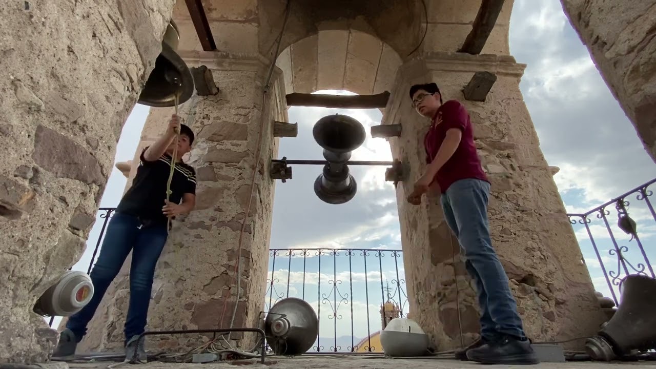 Repique de campanas en el templo de San Marcos Aguascalientes (primera llamada)
