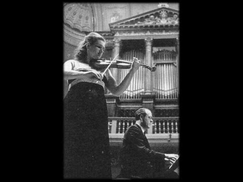 Jela Spitkova - J.Brahms - violin Sonate no.3 re minor mvmnt 4