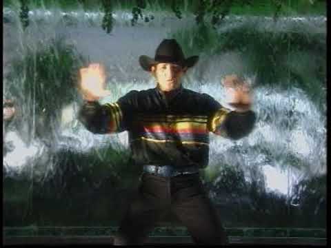 Pancho Barraza - Pero la Recuerdo (Cumbia Santa María) (Video Oficial)