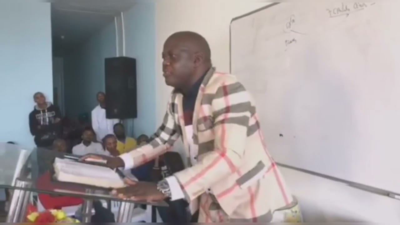 Que les femmes n'enseignent pas dans les assemblée des saints/ prophète Jean-Willy Mbanzaswi.