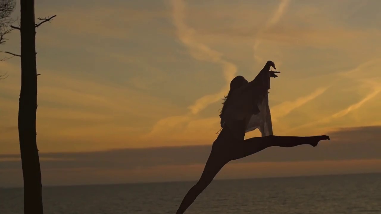 UraganiuS su Airida Mockute  -   Lėk, sakalėle ( Official video )