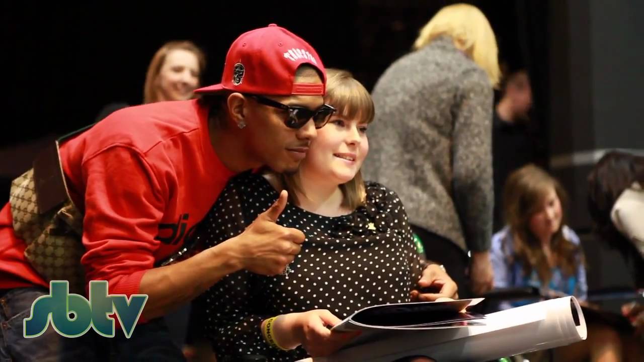 N-Dubz | On Tour - AAA [Access All Areas]: SBTV