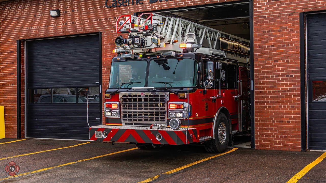 Moncton Fire Truck 4, Rescue 4, and Car 3 Responding