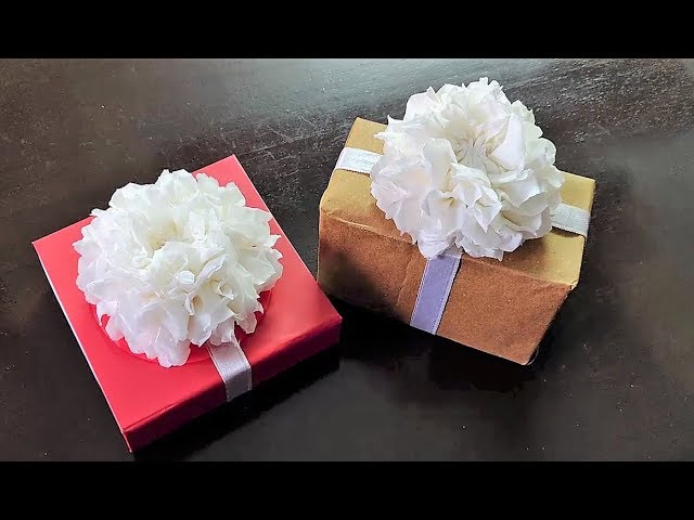 How To Put Tissue In A Gift Bag - Gift Wrapping Tutorial - Easy Quick Gift  Wrapping 