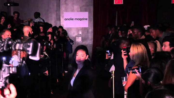 Model Elizabeth Liu wearing the Shahroozi Suit wit...