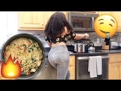 COOK WITH ME: LEMON GARLIC SHRIMP PASTA ITS AMAZING!