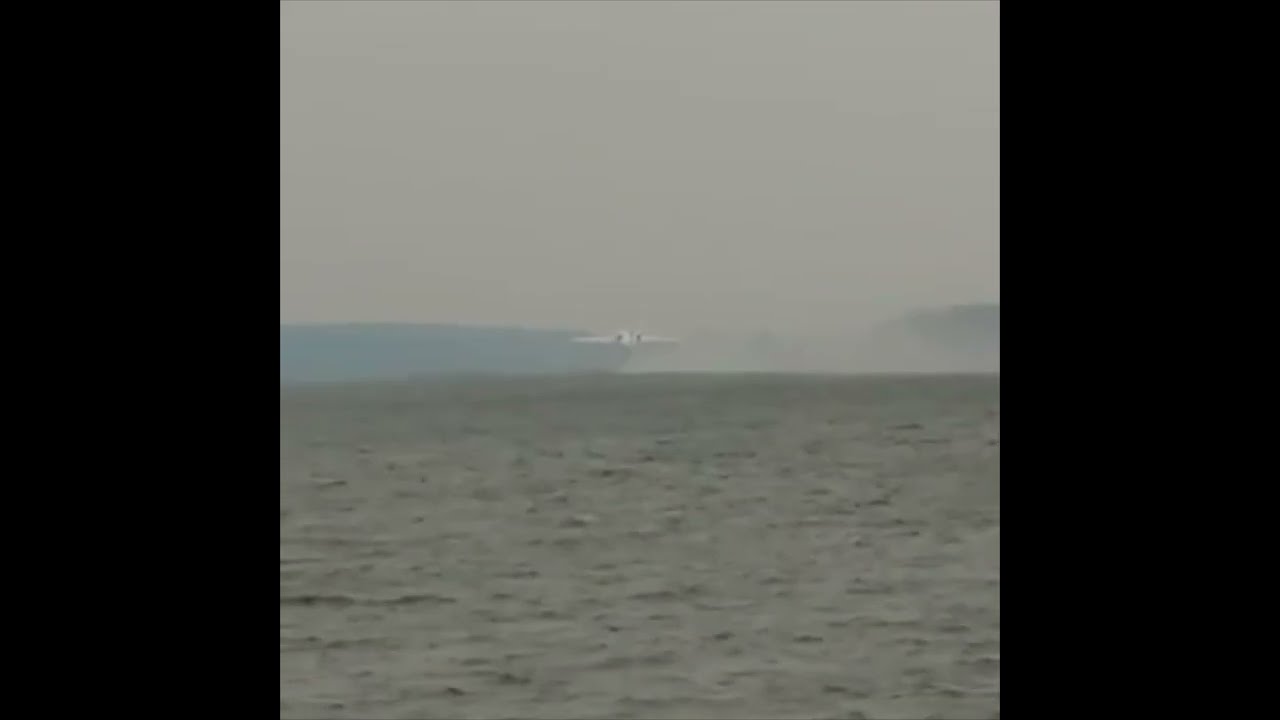 Забор воды авиацией на Оке глазами рыбаков - YouTube