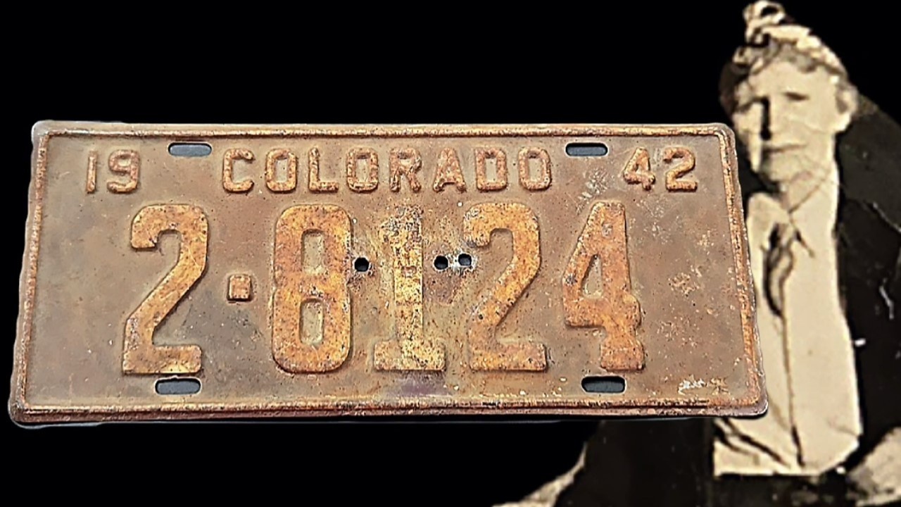 Выброшенный номерной знак Колорадо 1942 года — реставрация