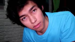 Fernanfloo moviendo las cejas UwU