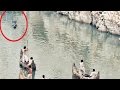 Mohenjo Daro : Hrithik Roshan Fighting Scenes With Crocodile