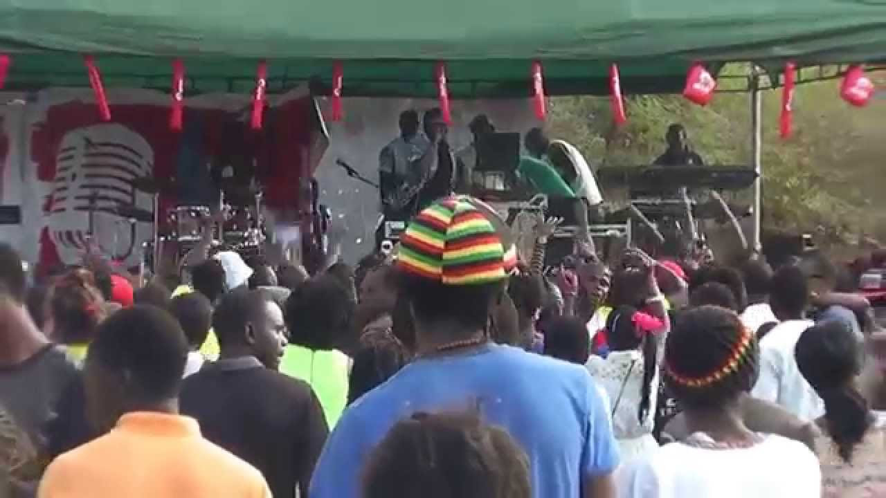 Gwamba   Zimuvuta LIVE performance