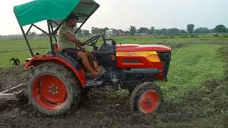 Mahindra 225 Jivo di