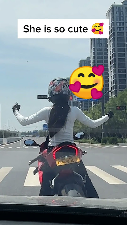 Lucu banget! Manis banget#celana pendek #sepeda motor