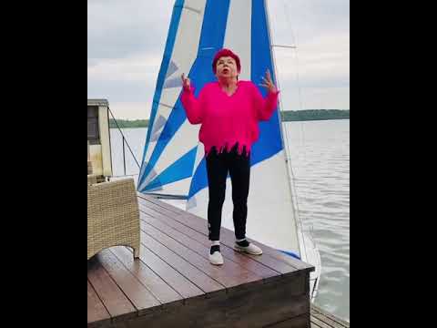 Мама Наташи Королевой в эйфории: вернулась из Майами в Москву