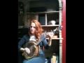 Lisa canny playing reels on an emerald paragon gold banjo