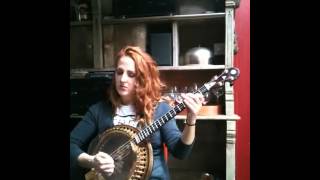 LISA CANNY playing reels on an EMERALD PARAGON GOLD banjo
