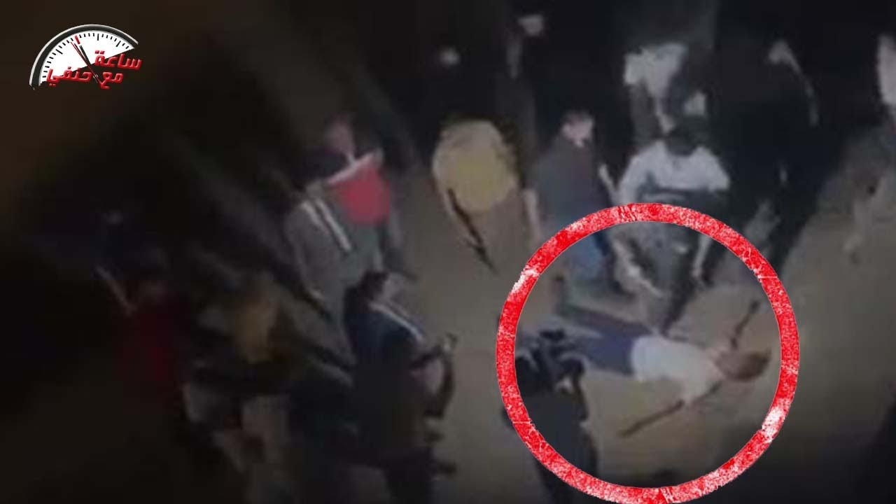 البنت دى شمال  شاب يـ ـقــ ـتــ ـل صديقه فى وسط الشارع والسبب كلمه