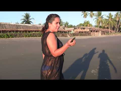Alissa rojas hace tick tock en la playa | El Salvador Daily