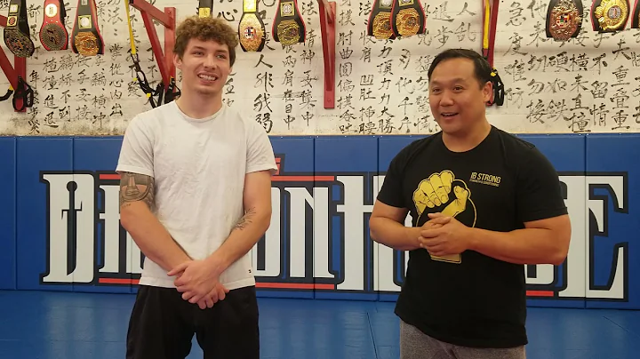 Zhong Luo Cage Fighting Series 02/MFC Garrett Thom...