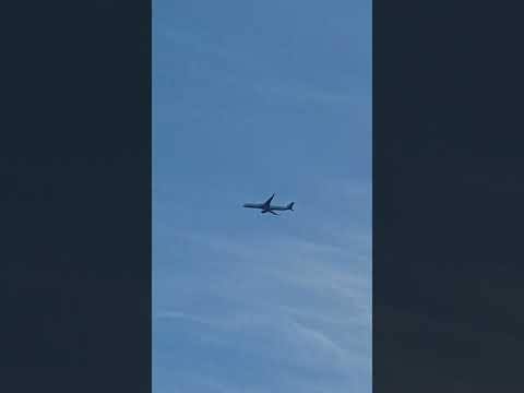 Cathay Pacific Airbus A350-1000 passing over South London