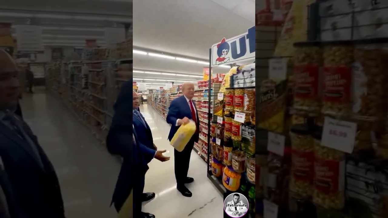Donald Trump buying chips for his son Barron at the market 😂😂
