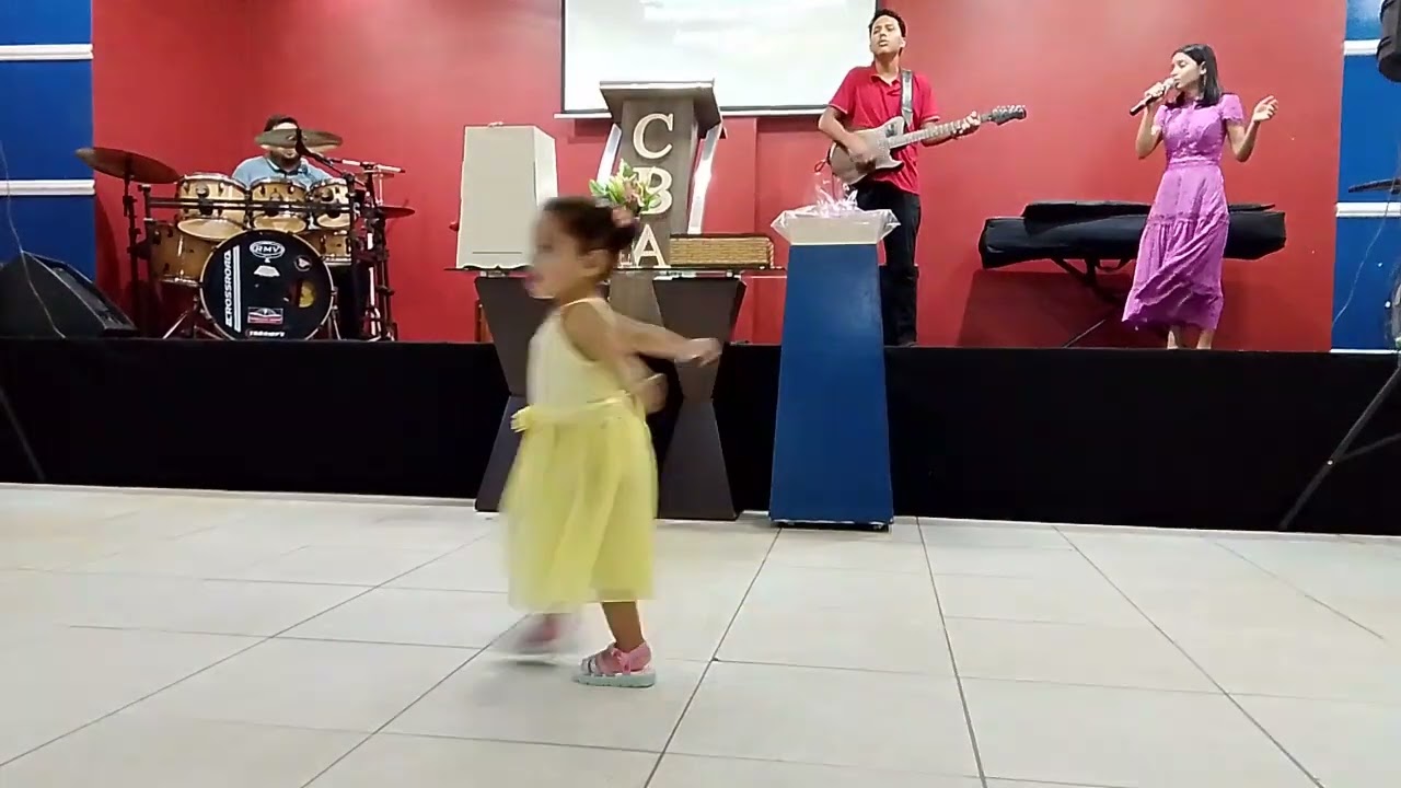 PASTOR EFRAIN CANTANDO ALMA ABATIDA NA CBA