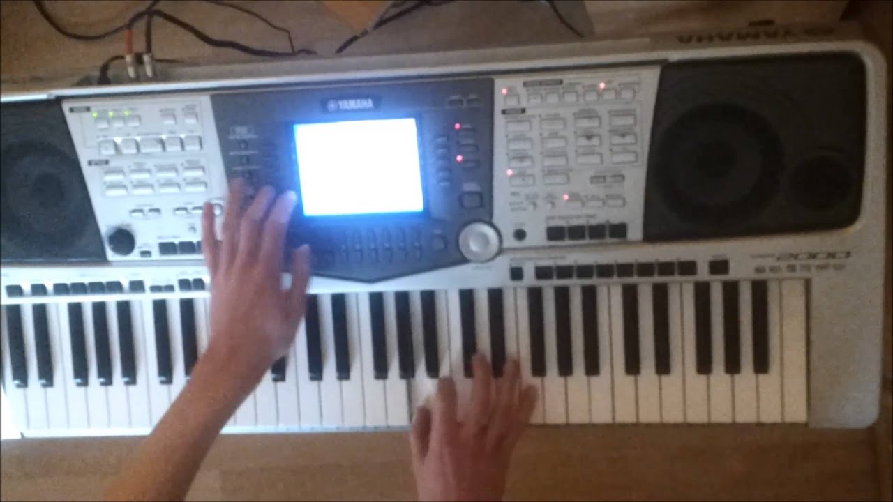 Ukrainian Folk Song - Pidmanula Pidvela |COVER| YAMAHA PSR 2000 ; )