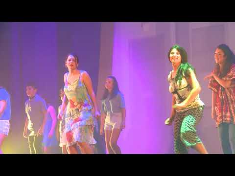 Dancing queen - Mamma Mia | Hollywood Musical Show