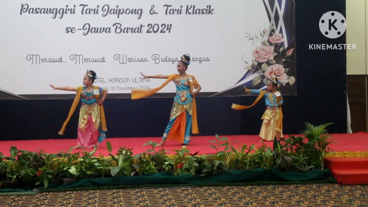Bentang Panggung                                Pasanggiri Jaipong & Tari Klasik