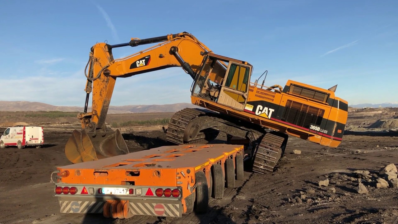 Loading And Transporting The Caterpillar 365B  - Fasoulas Heavy Transports