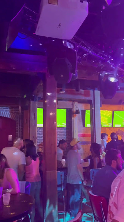 Pub night in USA part 2 #publife #midnight #usa #girl #club #travel #indian