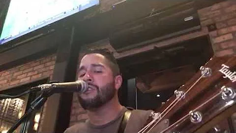 Julio Navarro singing Crazy