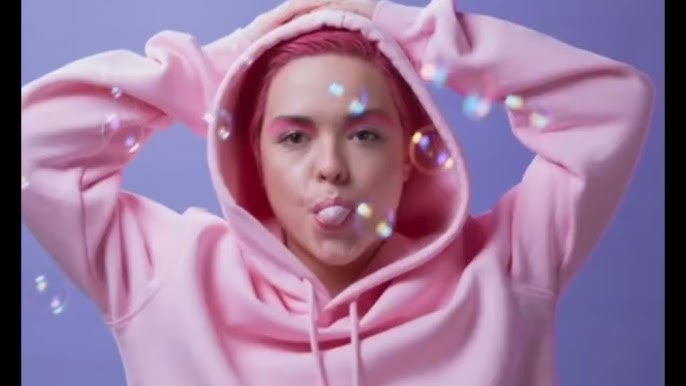 Нудист отбасылардың жыныстық қатынасқа түсуі туралы фильмдер көп.